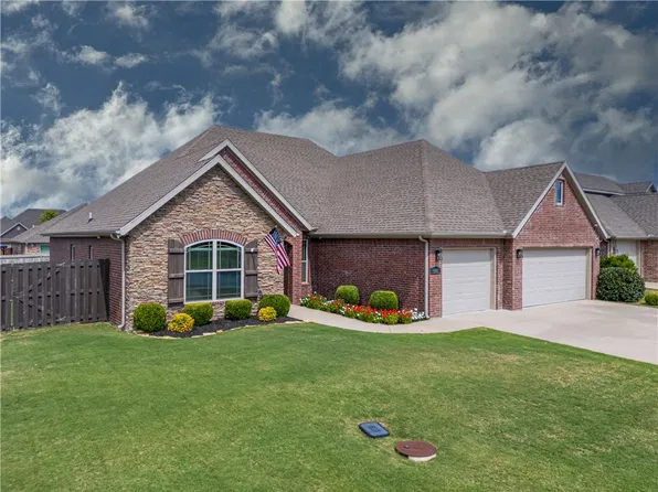 4846 W Wales Dr, Fayetteville, AR 72704