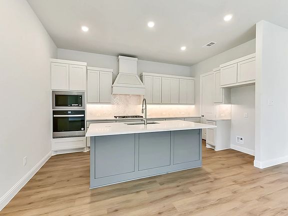 Plan 4029 kitchen - staged