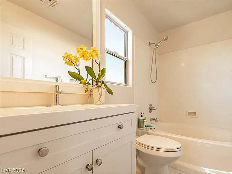 11220 Salentino Ave — Photo 22