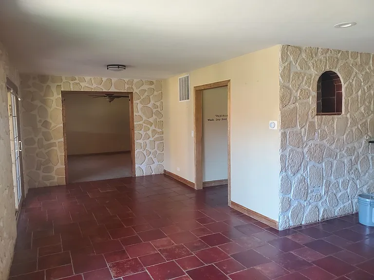 427 Justine Ave — Photo 13