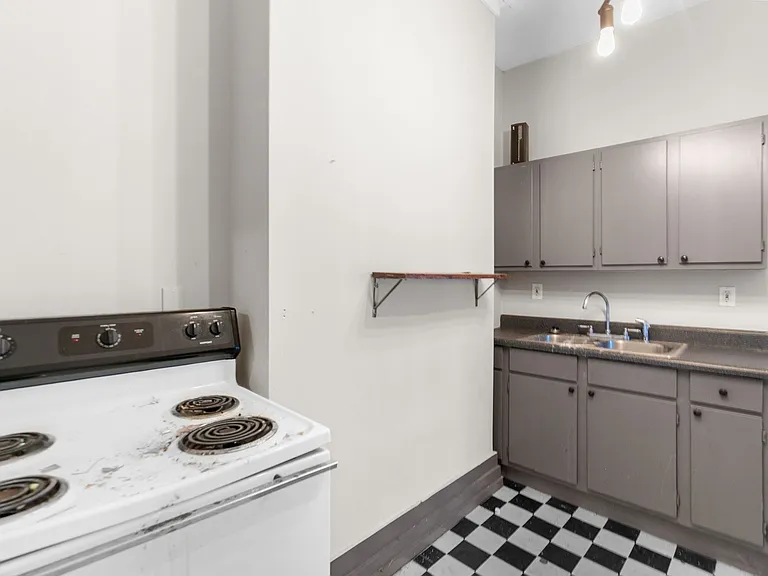 Fleetwood Apartments — Photo 1