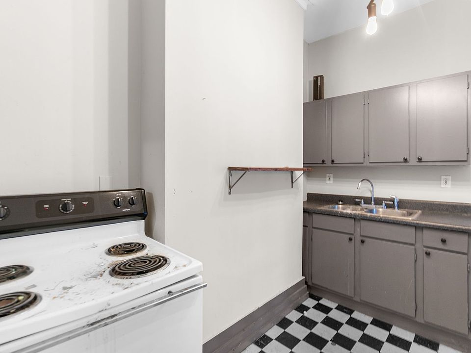 1st image of 1131 16th Ave S #A