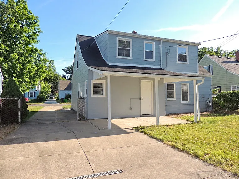 27080 Zeman Ave — Photo 17