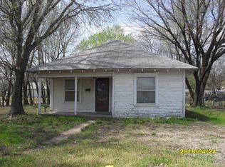 1227 S 2nd St, Arkansas City, KS 67005
