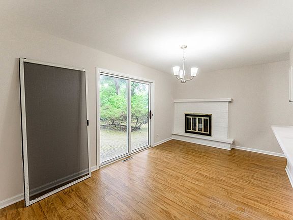 3rd image of 30197 N Park Ln