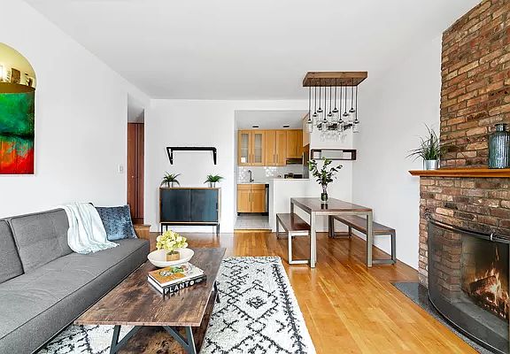 4th image of 426 13th St APT 3D