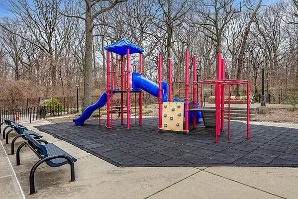 Sold by Sold By Bart Real Estate Partners inc | media 68