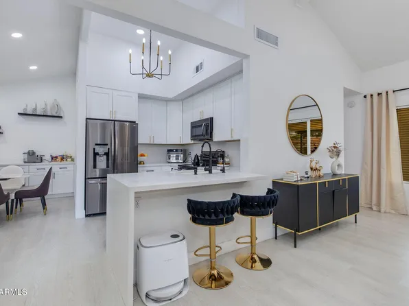 5216 W VOLTAIRE Drive, Glendale, AZ 85304