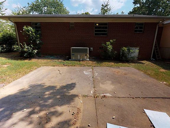4th image of 2605 Henderson Ave NW