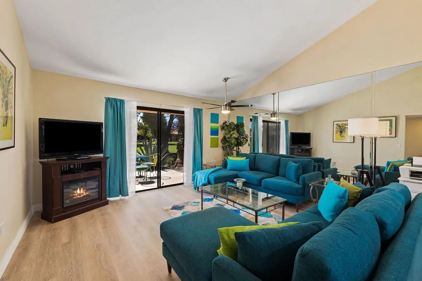 2 bed, 938 sqft, $3,500 — Photo 2