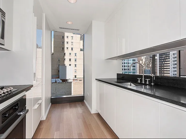 50 Union #12C — Photo 8