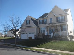 3620 Cobblestone Ln, Whitehall, PA 18052
