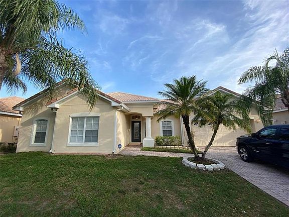 2nd image of 2581 Summerland Way