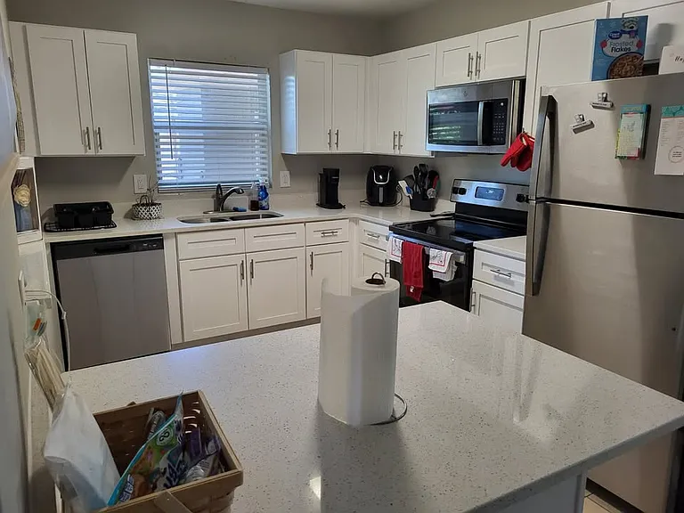 6108 N Hudson St — Photo 12