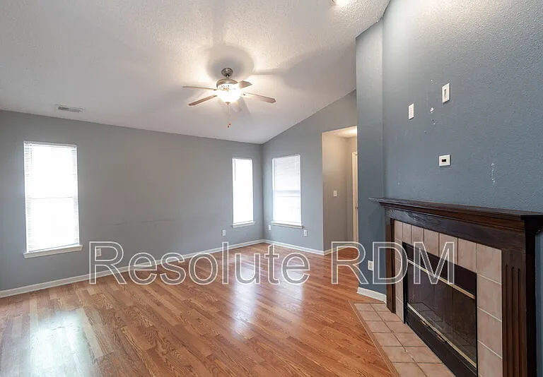 11968 Locus Ln — Photo 9