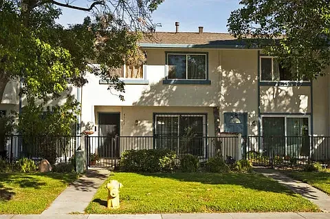 4562 Reyes Dr — Photo 4