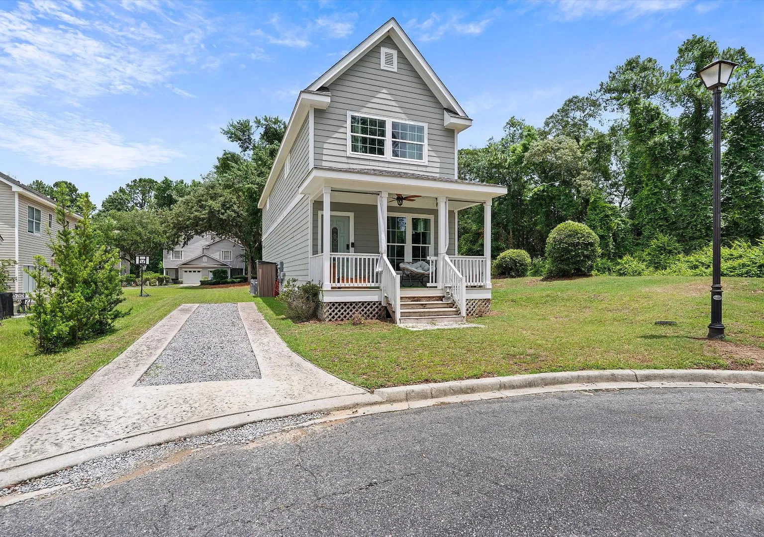 2 Village Dr — Photo 1