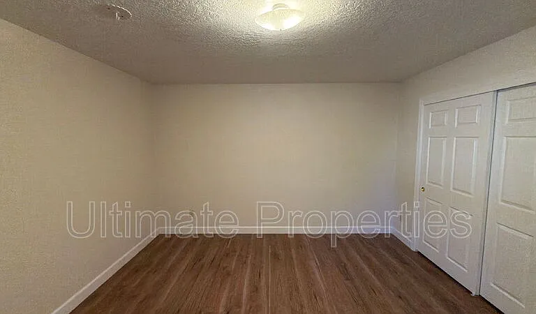 5814 W Gelding Dr — Photo 4