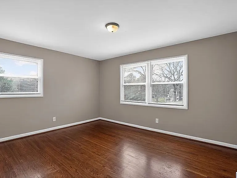 317 Westwood Dr — Photo 12