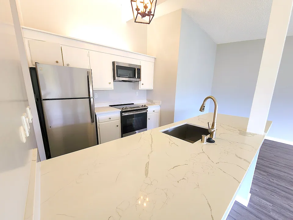 Large counter with bar sitting area