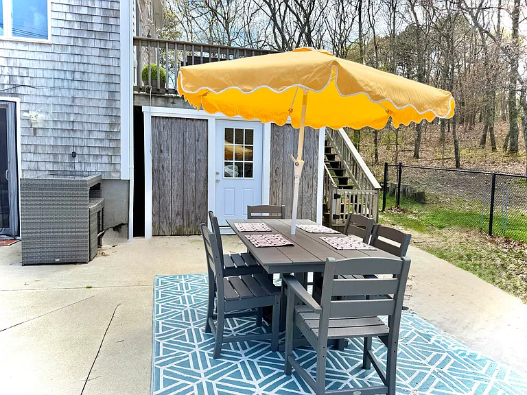 Iris Ln — Photo 25