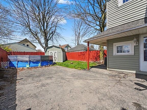 4th image of 144 Jackson Ave