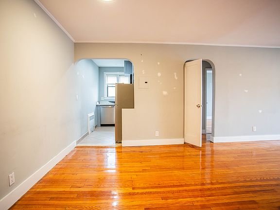 3rd image of 302 E Broadway #1F