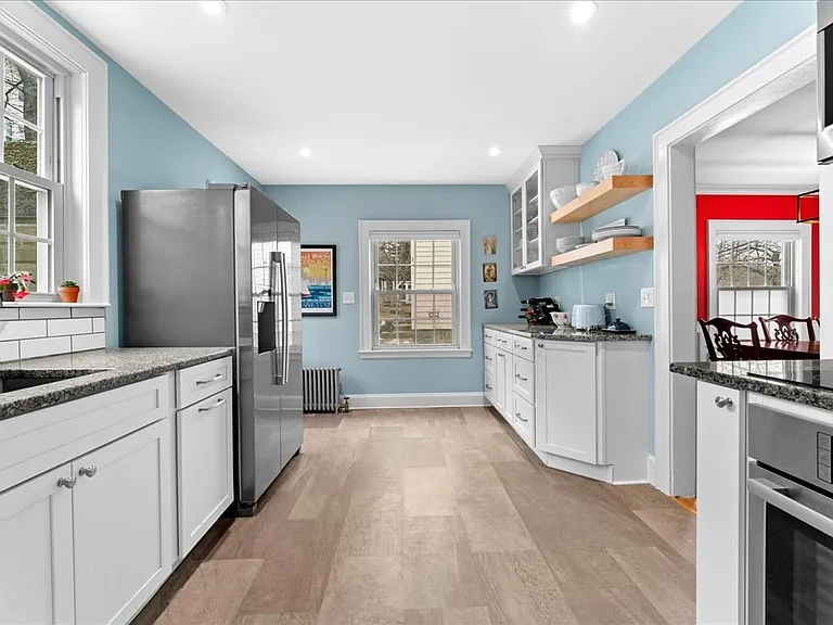 40 Lake Shore Rd — Photo 11