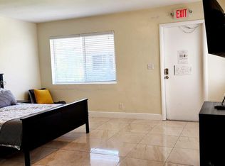 2305 Monroe St #X, Hollywood, FL 33020