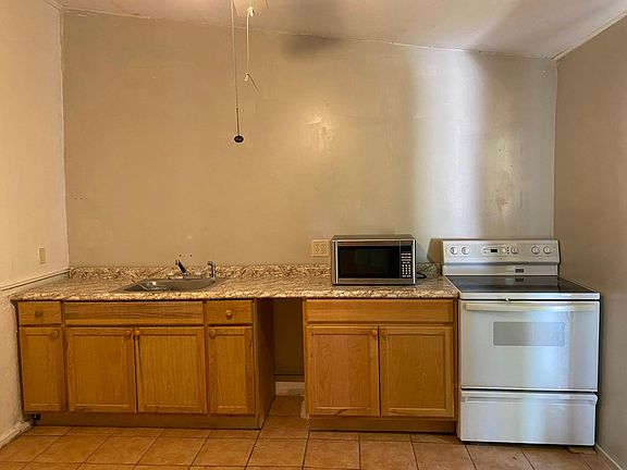 3rd image of 240 Anhalt Dr