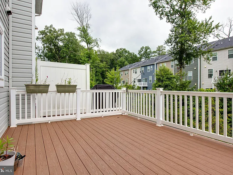 1022 Linden Dr — Photo 18