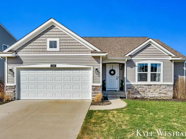 3301 Deer Haven Dr, Jenison, MI 49428