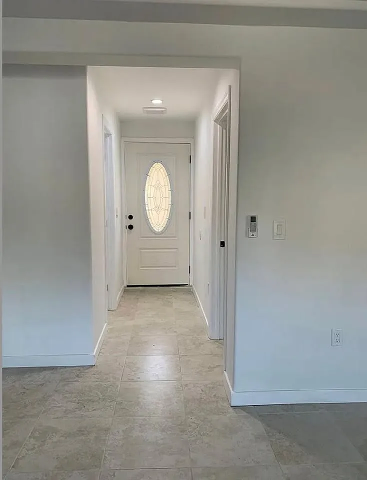 1 bed, 370 sqft, $1,885 — Photo 2