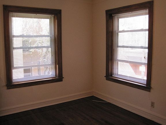 3rd image of 2348 N Cambridge Ave APT 330