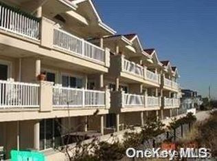 1051 Oceanfront St #4, Long Beach, NY 11561