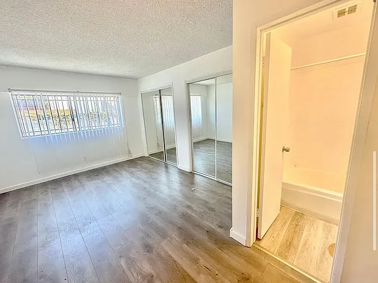 711 Machado Dr #4 — Photo 5