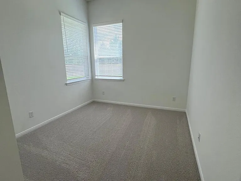 519 Water Ash Ct — Photo 10