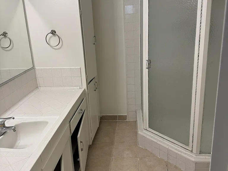 136 S Jackson St #8 — Photo 2