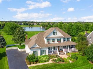 40W160 Fox Mill Blvd, St Charles, IL 60175