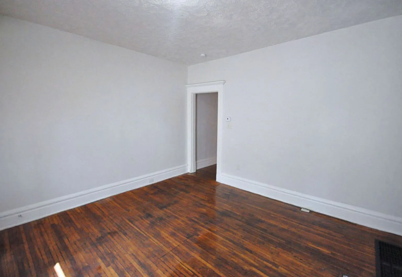 2 bed, 1.0 bath, $1,355 — Photo 3