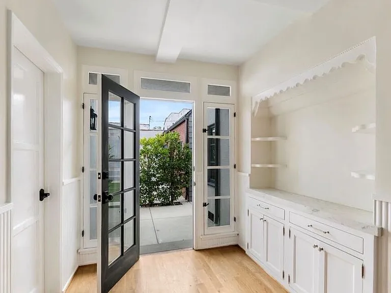 1018 S Stanley Ave — Photo 16