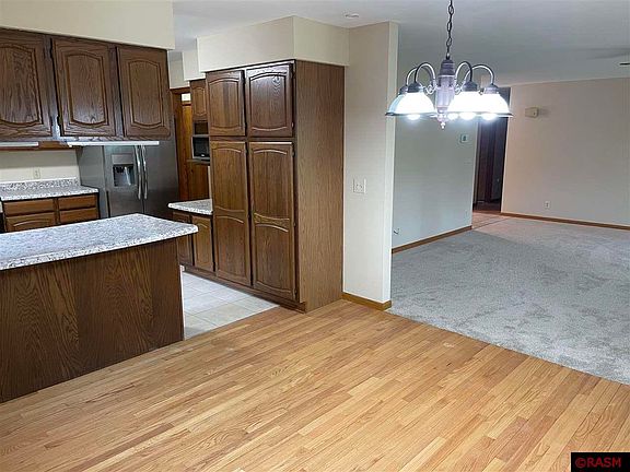 3rd image of 212 Lakeview Dr