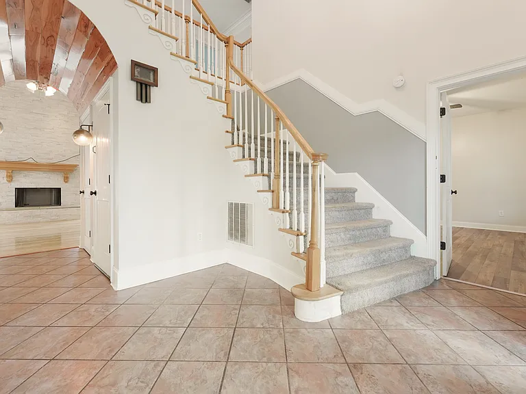 1846 Savage Rd — Photo 4