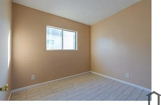 11124 S Normandie Ave #6 — Photo 4