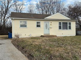 6824 Larry Ln, Saint Louis, MO 63134