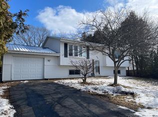 824 S Hudson Ct, Sturgeon Bay, WI 54235