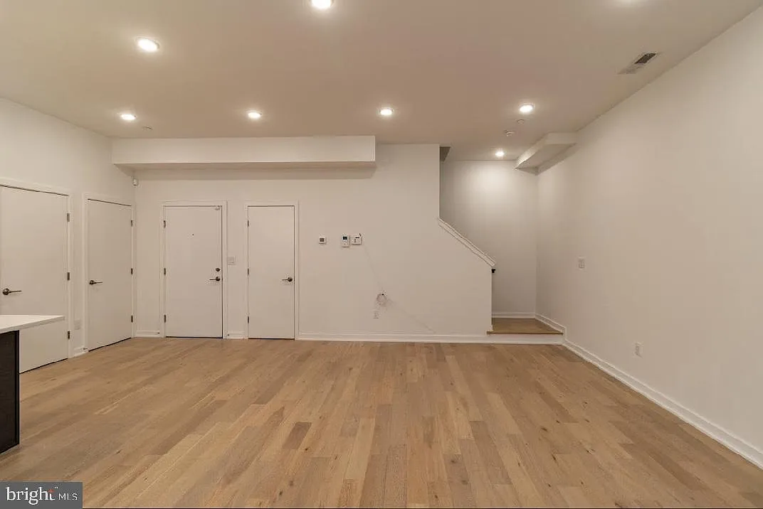 2 bed, 1.5 bath, 1500 sqft, $2,350 — Photo 3