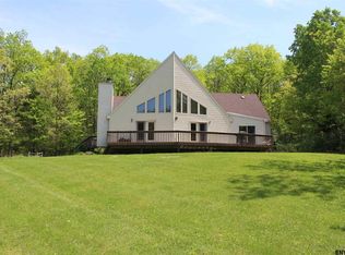 990 Gower Rd, Schenectady, NY 12302