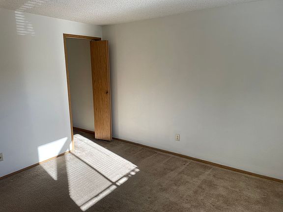 5th image of 690 NW Atalanta Way #Oak