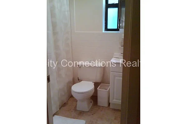 Rented by City Connections Realty | media 26